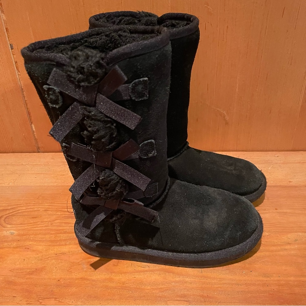 Kookaburra by UGG Victoria Boots